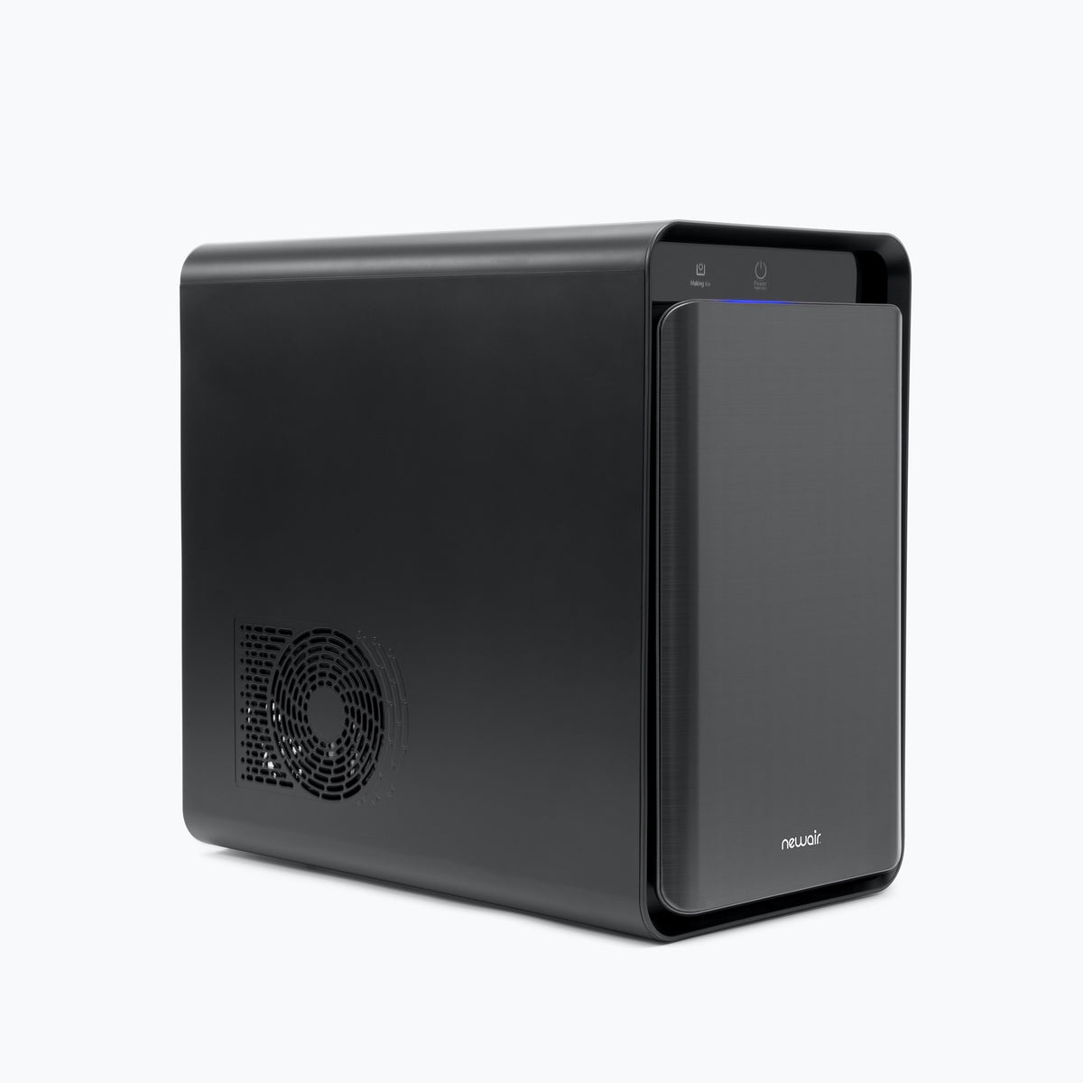Full image of the Whiskey Ice Maker. 